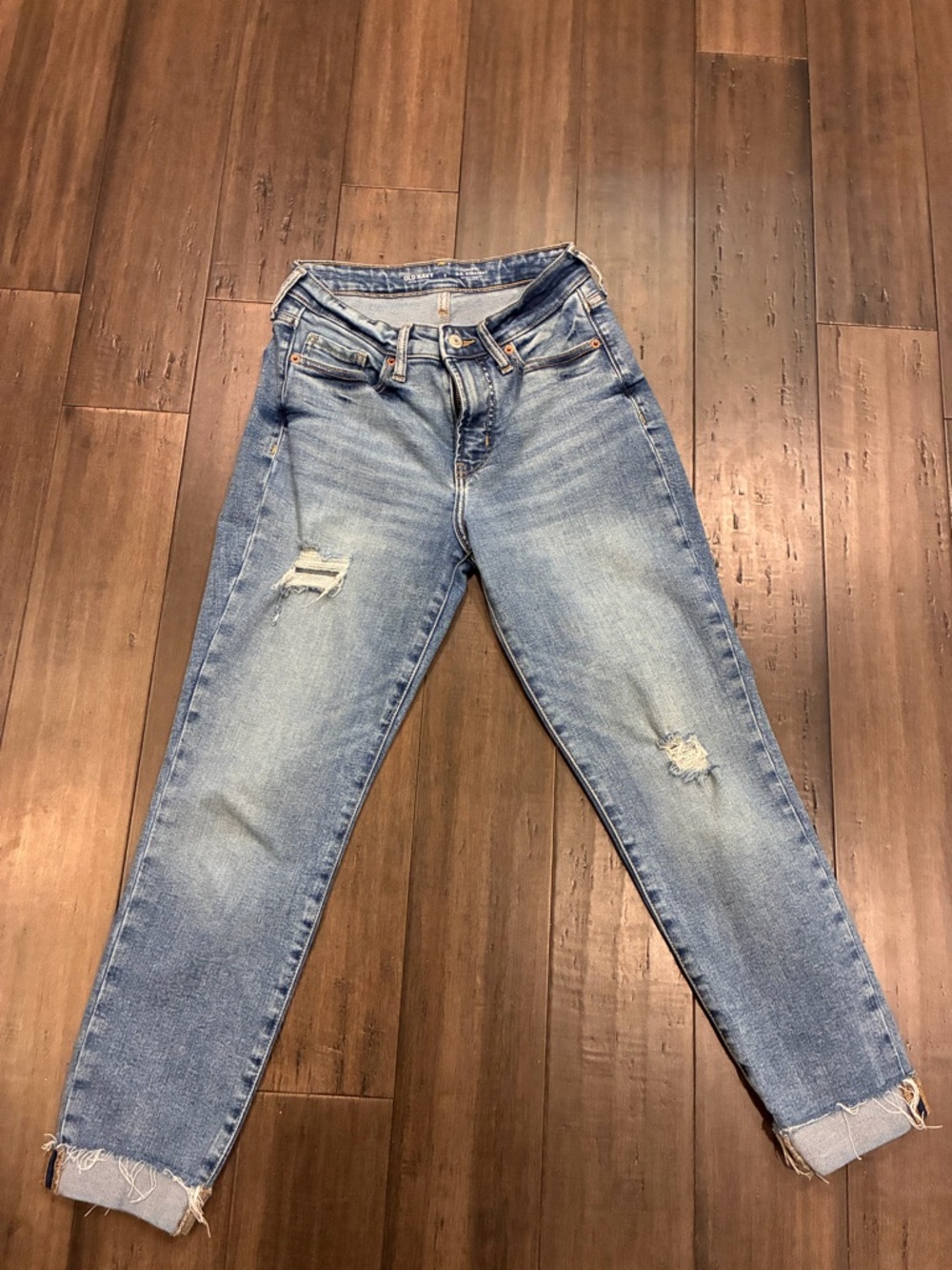 Old Navy Women’s High Rise Light Blue Distressed Jeans size 2